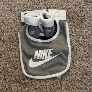 Nike Gray and White Baby Bib & Booties Set